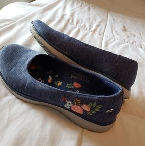 Skechers flats